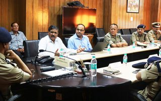 Dr. Joshi interacting with DGP and other police officials of the state of Uttarakhand.